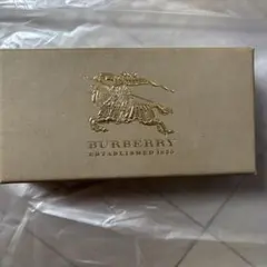 BURBERRY ギフト箱 ゴールドロゴ入り