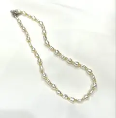 パールとゴールドビーズのネックレス