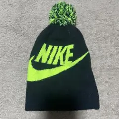 NIKE ポンポン付きニット帽