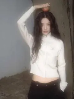 ason ジップアップ ニット 長袖 クロップド丈 as