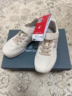 新品newbalance スニーカー19.0cm ベージュ　ニューバランス