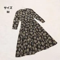 花柄長袖ロングワンピース M 黒 Aライン カジュアル フェミニン エレガント