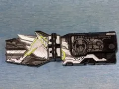 仮面ライダーゼロワン　DXメタルクラスタホッパープログライズキー