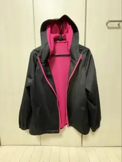 フード付き ブラック ピンク マウンテン パーカー