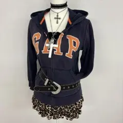 バーガンディ パーカー