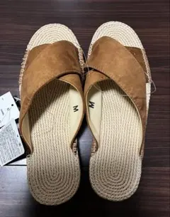 新品　クロスベルト サンダル キャメル Mサイズのサムネイル