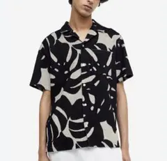 H&M ボタニカル柄 半袖シャツ ブラック M モンステラ　パイル素材のサムネイル