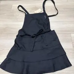 フリル付き黒エプロン