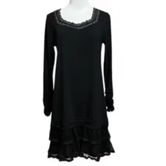 axes femme 黒の長袖フリルワンピース