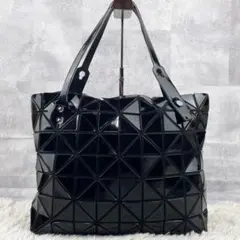A4可 美品 バオバオイッセイミヤケ エナメル トートバッグ ファスナー 黒