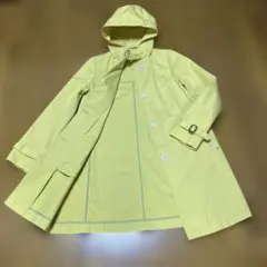 ライトイエロートレンチコート