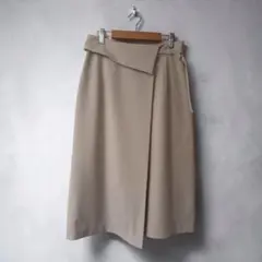 ベージュ ラップ風タイトスカートのサムネイル