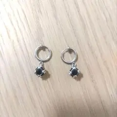 イヤリング　カラー　シルバー　ブラック