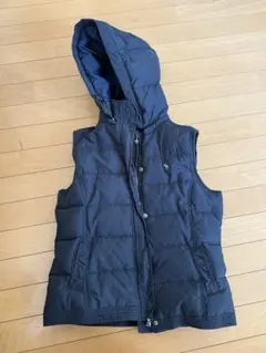 Abercrombie & Fitch フード付きダウンベスト ネイビーのサムネイル