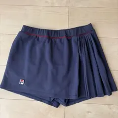 FILA ネイビー プリーツ付きショートパンツ