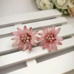新品 フラワー　ピアス ピンク トゥモローランド