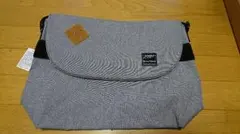 ショルダーバッグ ユニセックス 男女兼用で使い勝手