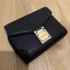 CHARLES & KEITH ブラック二つ折り財布