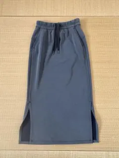 ルルレモン　グレー サイドスリット ロングスカート