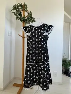 スーパービューティー　レースワンピース