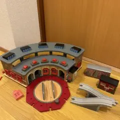 木製トーマス　デラックス操車場　車庫 木製トーマス デラックス操車場 車庫