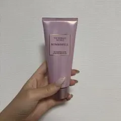 Victoria's Secret Bombshell ボディクリームのサムネイル