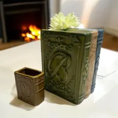 ナチュラルキッチン　オブジェ　陶器　本　フラワーベース　洋書　置物