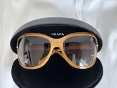 PRADA サングラス キャメルベージュ系のサムネイル