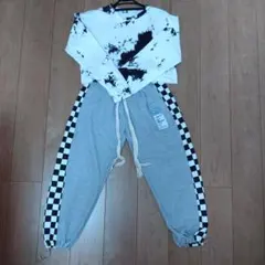 ヒュウ柄クロップドトップスtシャツ/グレー チェッカージョガーパンツセット