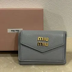 miumiu ミュウミュウ 三つ折り財布 ブルー 5MH021 箱付き - メルカリ