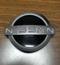 サクラ アリア フロントグリルエンブレム LED 日産純正　ARIA オーラ
