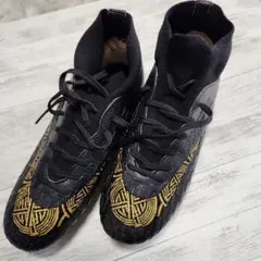 ブラック ゴールド スパイクシューズ22センチ