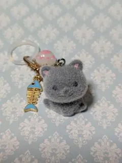 猫 フロッキー チャーム 肉球 魚の骨
