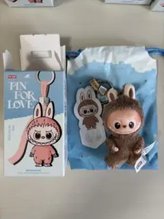 【正規品】 ラブブ ぬいぐるみ アルファベット PIN FOR LOVE &