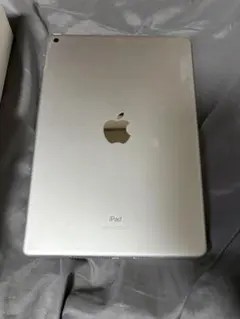 Apple iPad (第8世代) シルバー Amazon.com : Apple iPad (10.2-inch, Wi-Fi, 32GB) - Silver (Latest