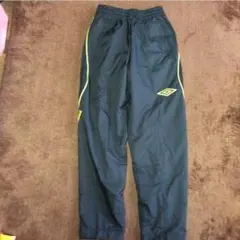 ★新品未使用タグ付き半額★アンブロ トレーニングパンツ140