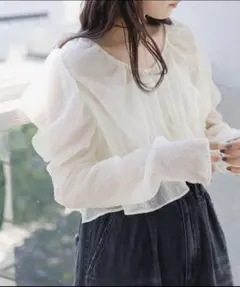 Kastane カスタネ　シアーボウタイギャザーブラウス　アイボリー