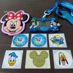 ディズニープレミア厶 ステッカーとカード入れ