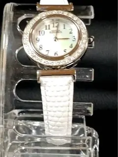 m*u様 美品・稼働品 オシャレな腕時計 替えベルト・ベゼル・専用BOX付のサムネイル
