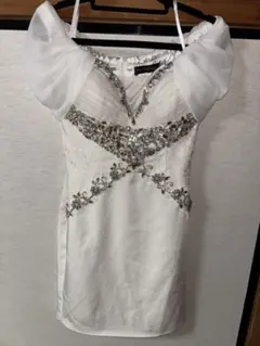 ROBEdeFLEURSGlossy ホワイトオフショルダーナイトドレス