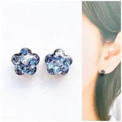 ブラック5mmお花ピアス/イヤリング 人気　再販