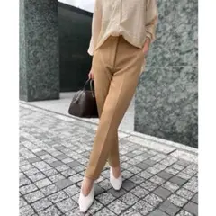 新品、未着用‼️anuans　センタープレステーパードパンツ CAMELのサムネイル
