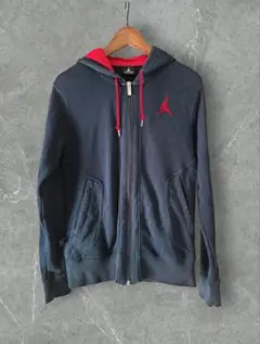 Item thumbnail for item 72a7ba4b-a169-43b1-a28f-d79cf582a70f