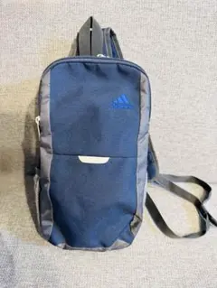 【adidas】ボディバッグ／ワンショルダー（ネイビー×グレー）
