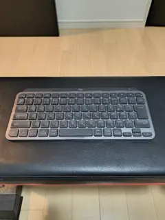 【美品】Logicool MX KEYS MINI スタンド機能 ケース付 美品】Logicool MX KEYS MINI スタンド機能 ケース付 - メルカリ