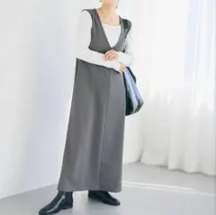 coca エンボスVネックワンピース グレー ジャンパースカート
