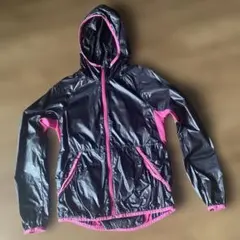 PUMA フード付きウィンドブレーカー 黒/ピンク