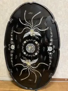 値下げ！骨董品、漆塗りの母貝細工、鳳凰の貝細工 足はありません。壁飾りに