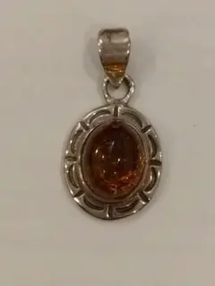 ペンダントトップシルバー 天然石  アンバー