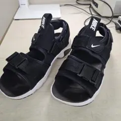 NIKE キャニオンサンダルのサムネイル